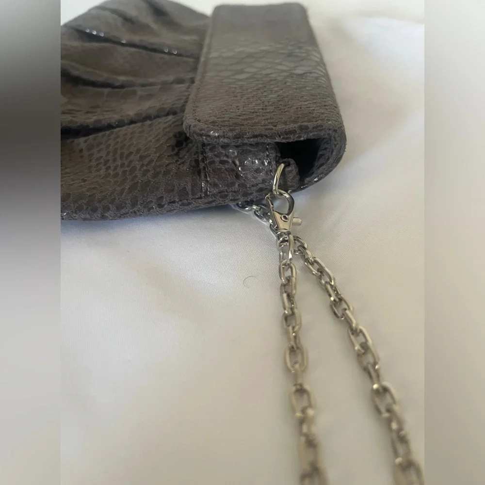 Women’s grey faux snakeskin clutch bag with detachable chain shoulder‎ strap